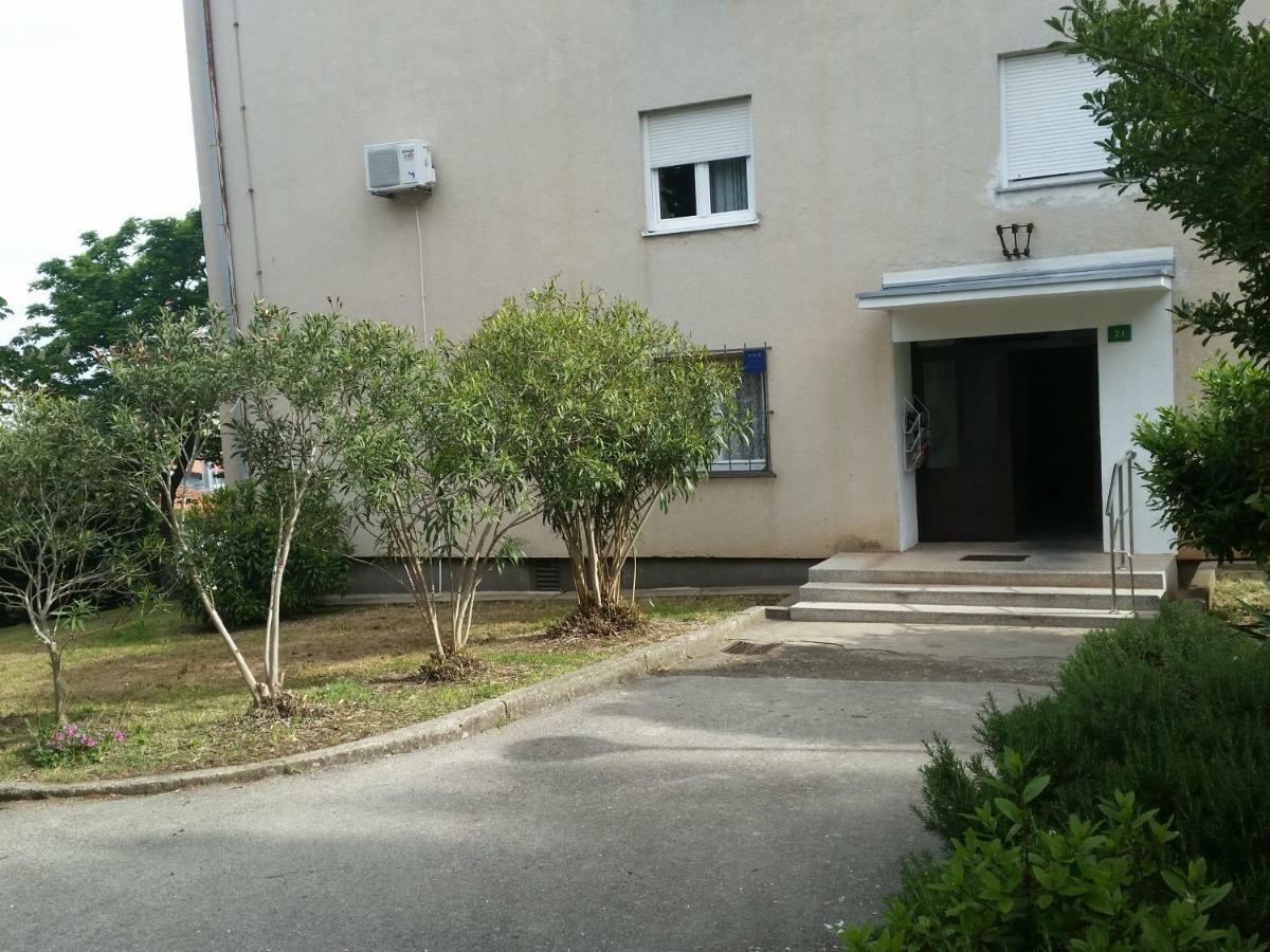 Ferienwohnung Luka Pula Exterior foto